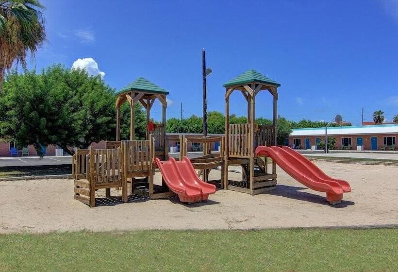 Shark Reef Resort Motel & Cottages