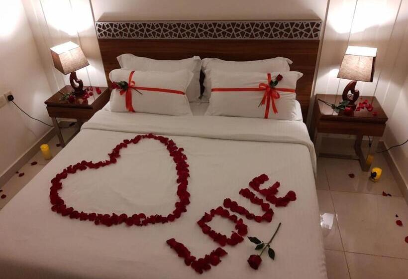 منتجع شاطئ الدولفين للإيواء السياحي