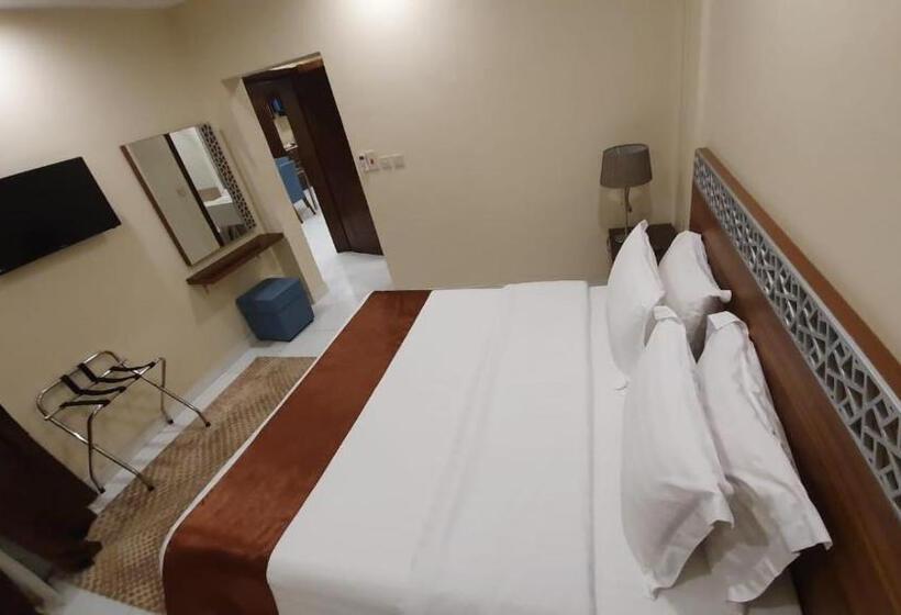 منتجع شاطئ الدولفين للإيواء السياحي