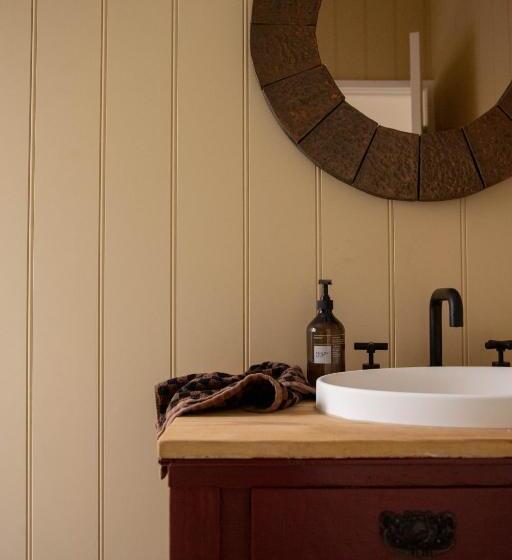 ホテル Log Box Red Hill