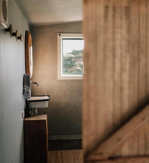 ホテル Log Box Red Hill