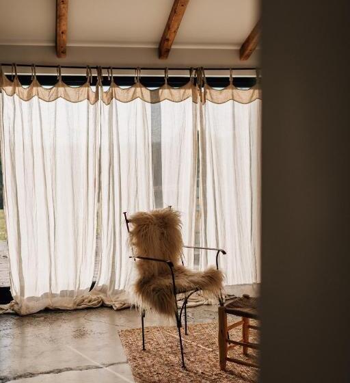 ホテル Log Box Red Hill