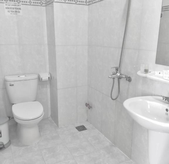 هتل Nhà Nghỉ Linh Quân 1