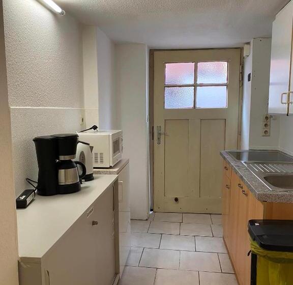 פנסיון Van Kim 2   Souterrain Monteurwohnung