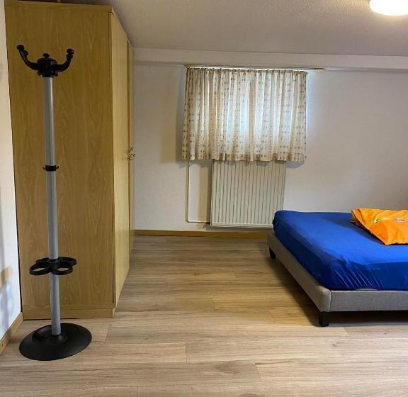 פנסיון Van Kim 2   Souterrain Monteurwohnung
