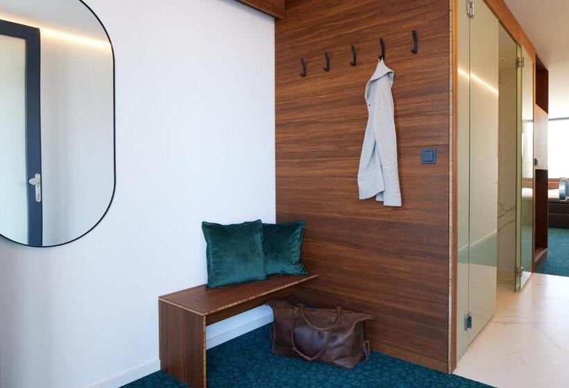 Tin Inn L Hückelhoven Einfach Gut   Das Hotel Aus Hochwertig Ausgebauten überseecontainern