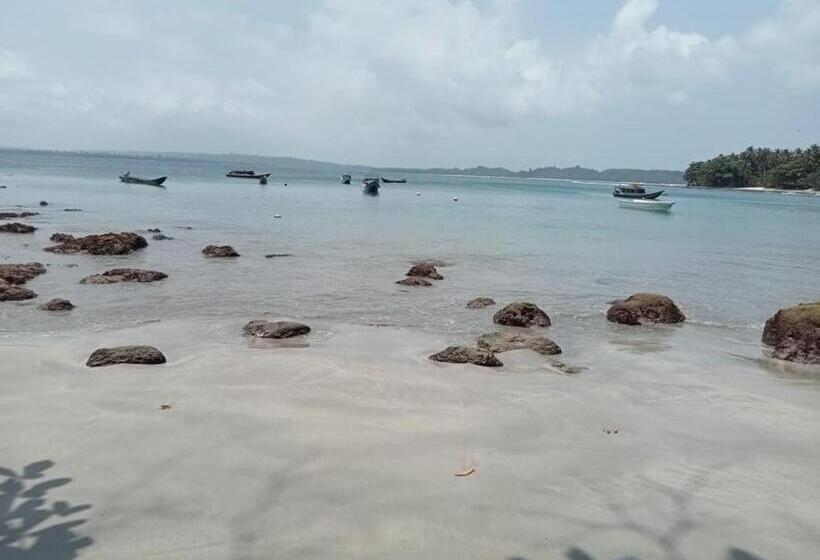 هاستل Kutnalek Surf Camp Siberut Mentawai Surfing Barrels