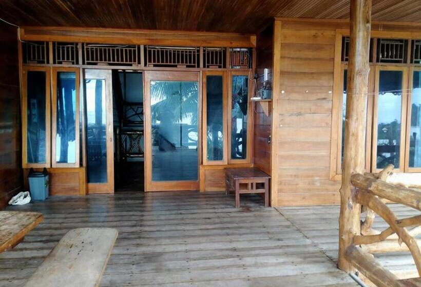 هاستل Kutnalek Surf Camp Siberut Mentawai Surfing Barrels