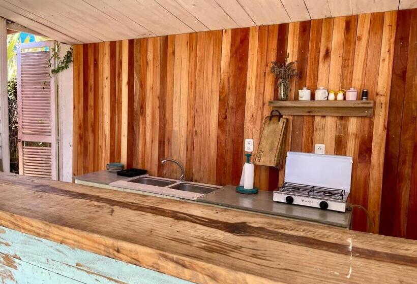 تختخواب و صبحانه El Boho