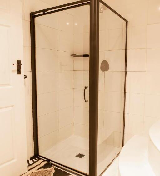 Bed and Breakfast Sapphire Guesthouse
