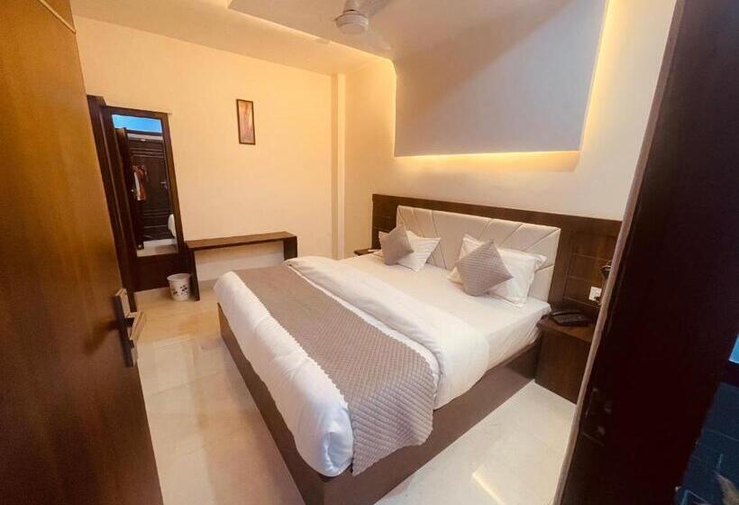 ベッドアンドブレックファースト White House   A Four Star Luxury Resort