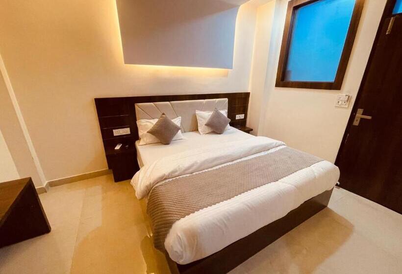 ベッドアンドブレックファースト White House   A Four Star Luxury Resort