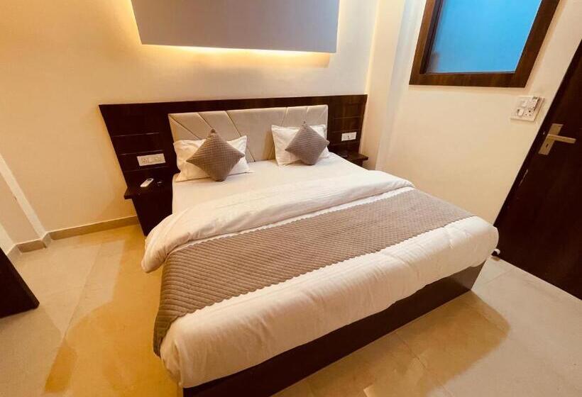 ベッドアンドブレックファースト White House   A Four Star Luxury Resort