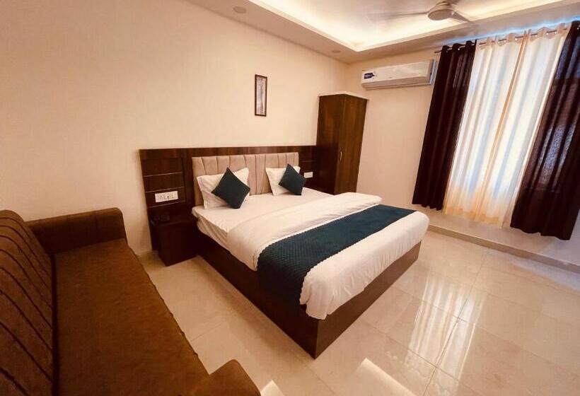 ベッドアンドブレックファースト White House   A Four Star Luxury Resort