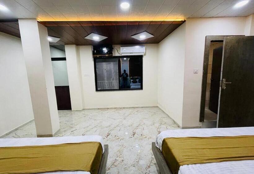 Отель Ghoomle The R Green S Indore