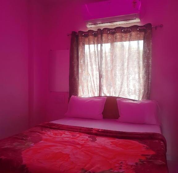 Отель Madhav Palace Guest House