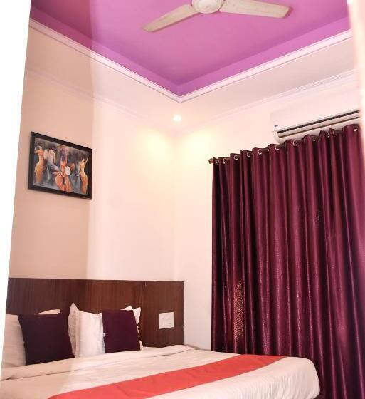 هتل Paramod Palace