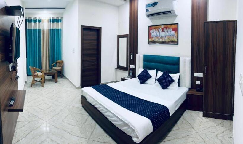 酒店 The Crown , Top Rated & Most Awarded Property In Chandigarh, Zirakpur & Tricity