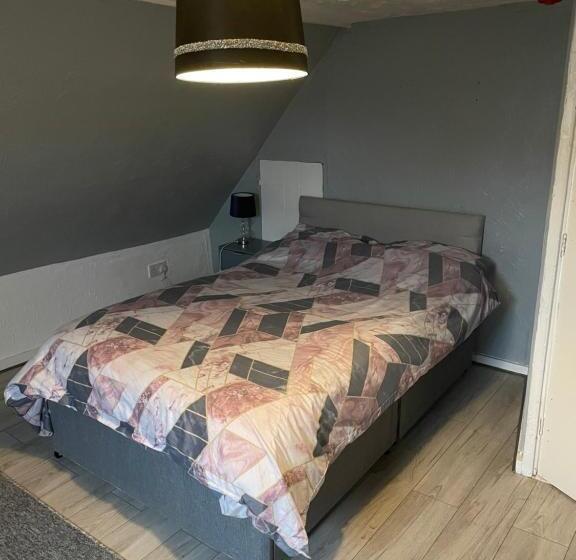 بنسيون British Flag