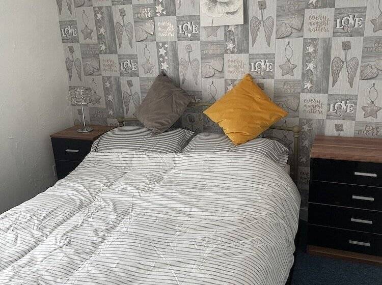 بنسيون British Flag