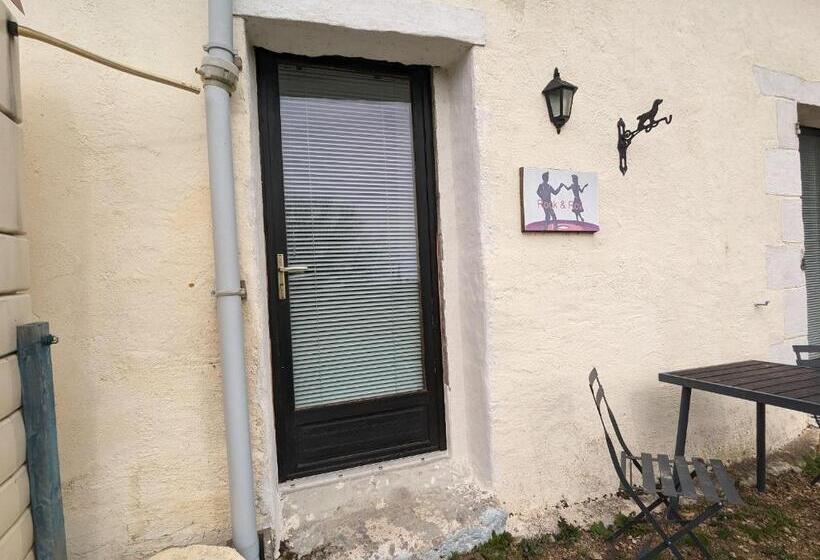 膳宿费 Guestroom Bouges Le Château, 1 Pièce, 3 Personnes   Fr 1 591 536