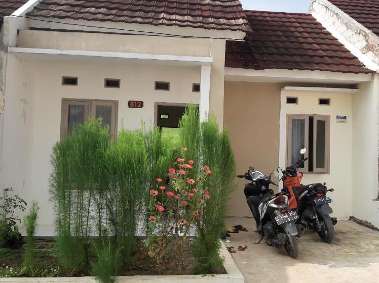 펜션 Rumah Putih 12