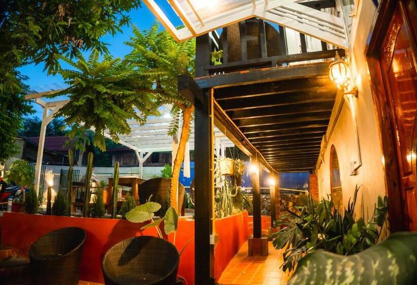 هاستل La Casa De Jardin