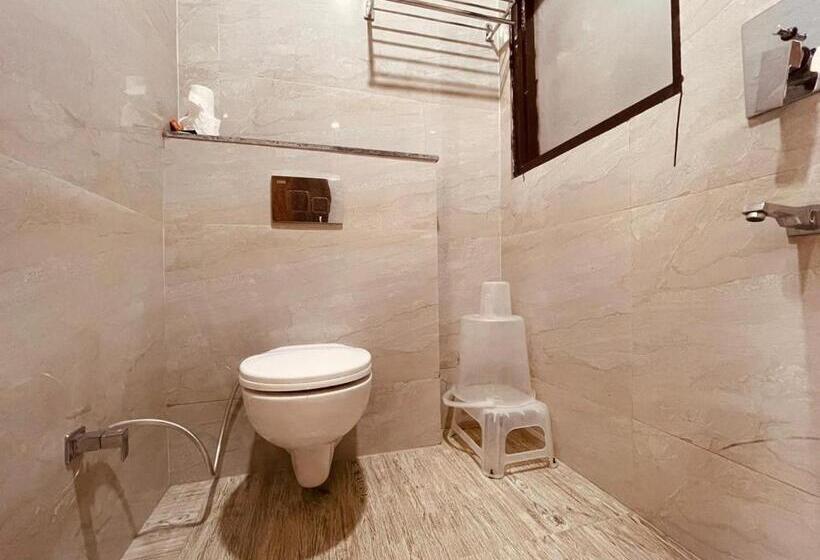 مبيت وإفطار Wooib Hotels, Haridwar