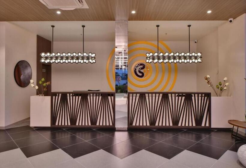 Click Hotel Pithampur