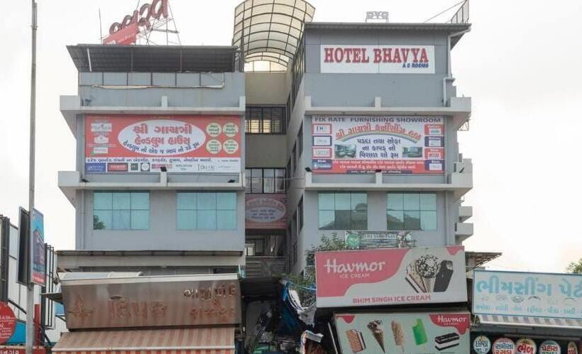 酒店 Bhavya