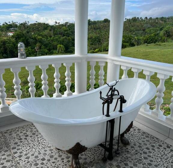 هتل Penthouse Luxury Suite With A 360 Ocean View, Balcony With Hot Tub