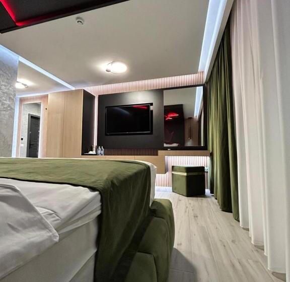 Monarc Boutique Aparthotel   Self Check In