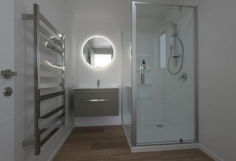 پانسیون Berryfields 64