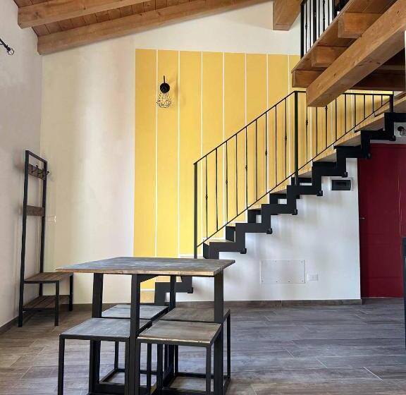 ペンション La Volpe Rossa Rooms And Apartments