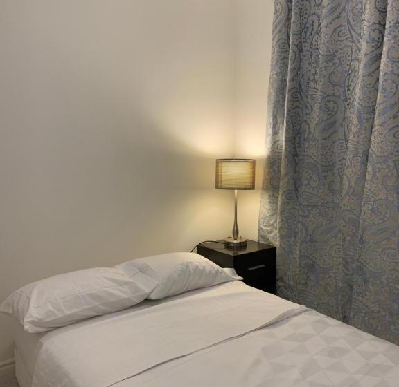 膳宿费 Oshawa New Town Home
