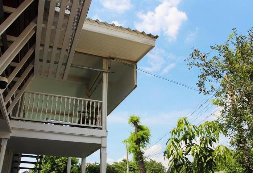 펜션 Room In Guest Room   Baan Khunphiphit Homestay No2229