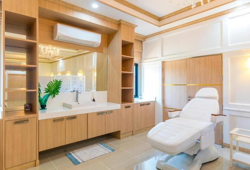 استراحتگاه Rawayana Central Park Villas