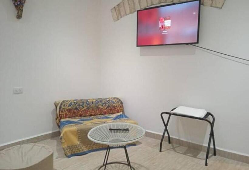 ユースホステル Habitacion En Real De 14