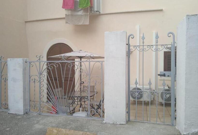 تختخواب و صبحانه Affittacamere Prezioso