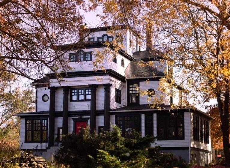 צימר Celtic Mansion Annfield Manor