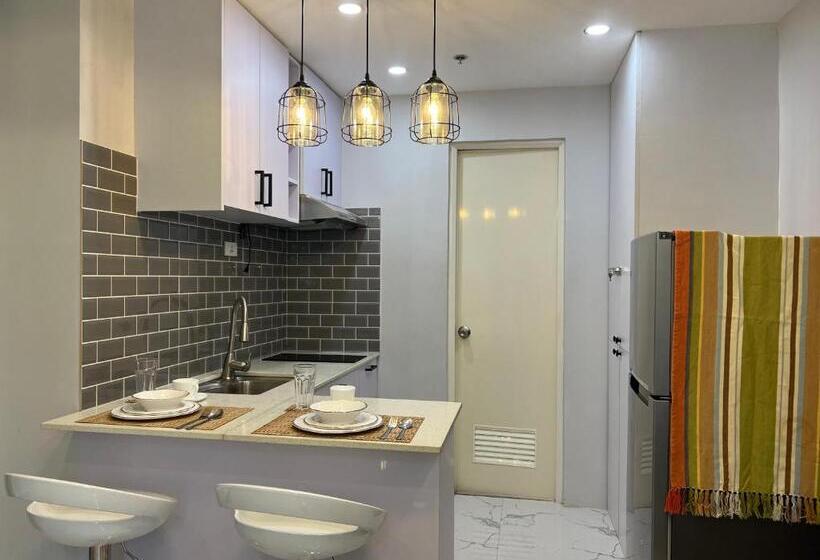 Chic, Modern , Minimalist Design At The Loop Condo Tower