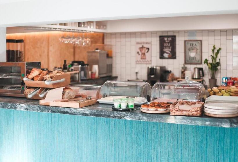 هتل Alma Candida 14