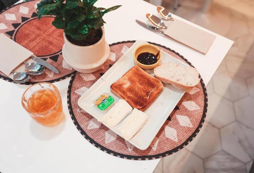 هتل Alma Candida 22