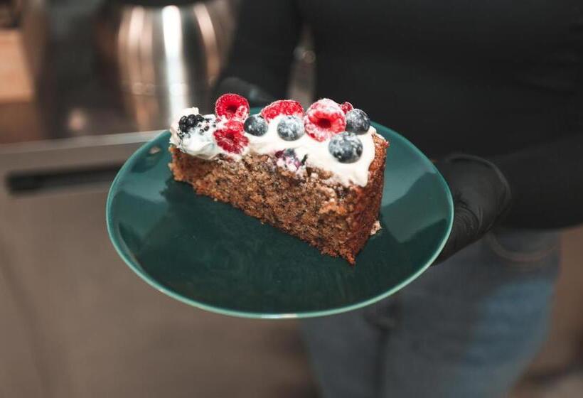 هتل Alma Candida 23