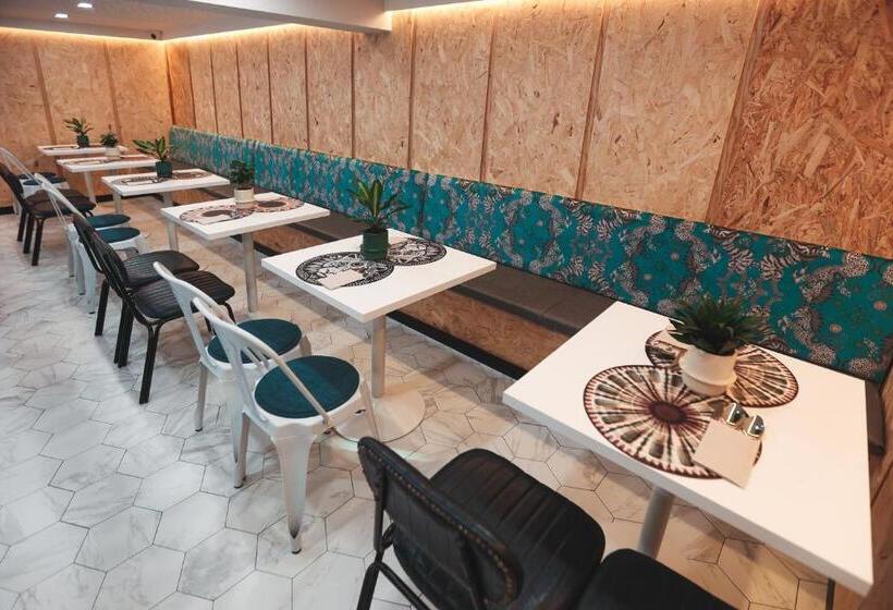 هتل Alma Candida 25