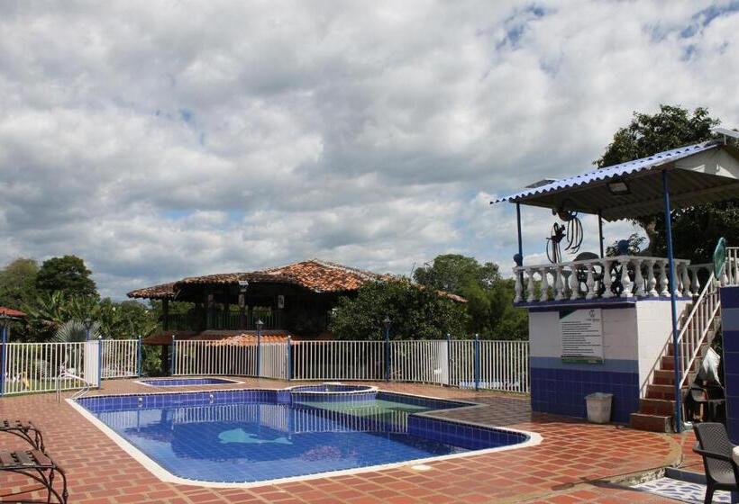 هتل Finca Villa Yuliana