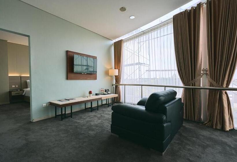 هتل Horison Tc Upi Serang