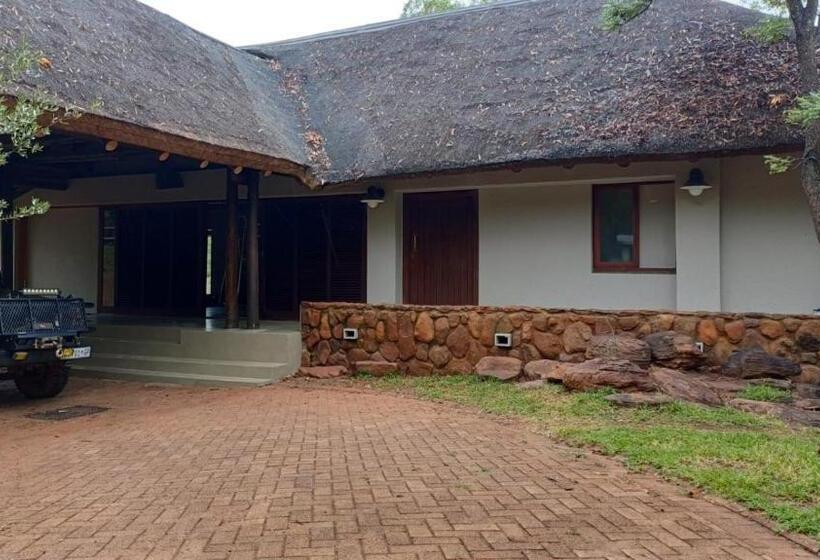 Отель Ilanga Safari Lodge Welgevonden Game Reserve