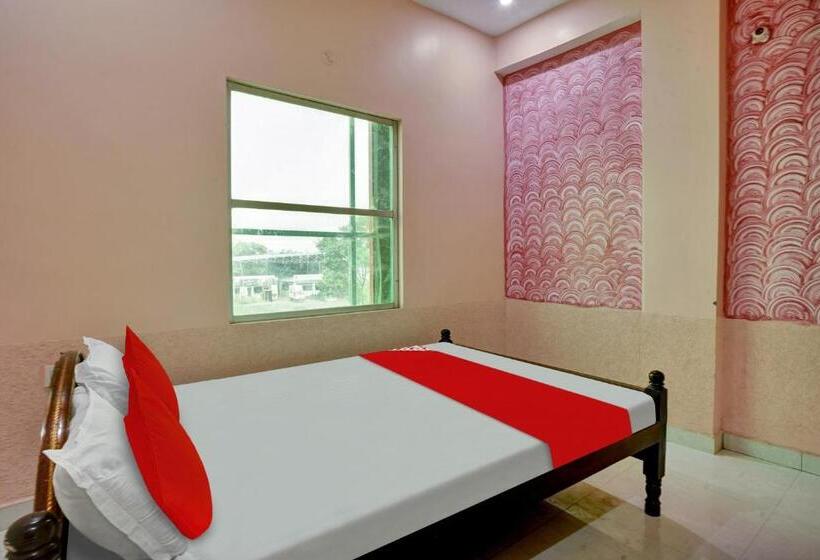 ホテル Oyo Flagship 81277 Om Shanti Aavashiya