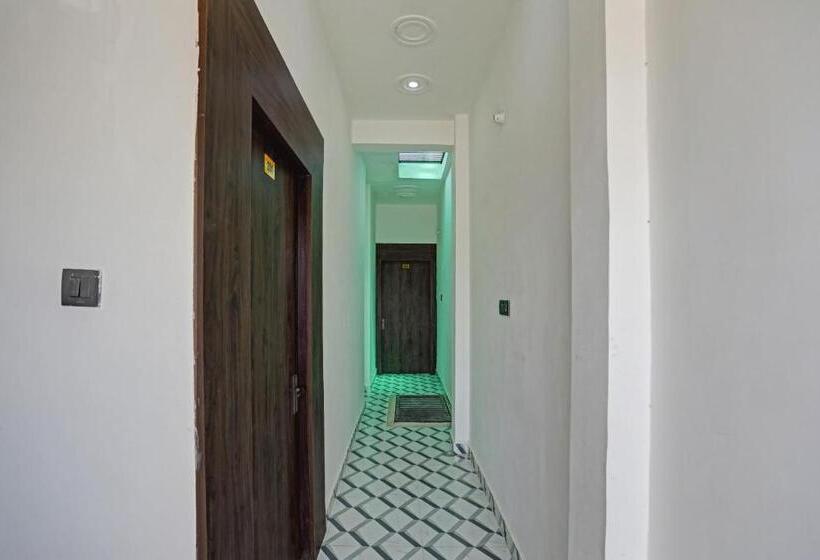 בית מלון כפרי Oyo Flagship Palacio Inn